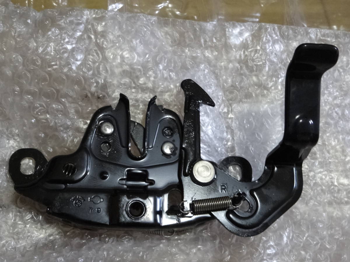 レア日産 純正 R34 GT-R（BNR34）用 ボンネットキャッチャー新品 ER34