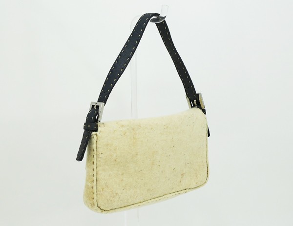 ◇【FENDI フェンディ】セレリア マンマバケット ショルダーバッグ 