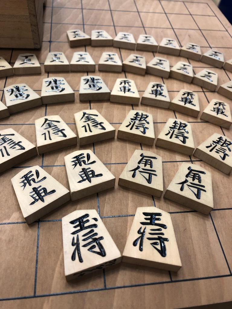 ☆宮崎産 ☆宮崎産 銘木 欅（ケヤキ）材 将棋 駒箱 新品 民芸調仕上げ