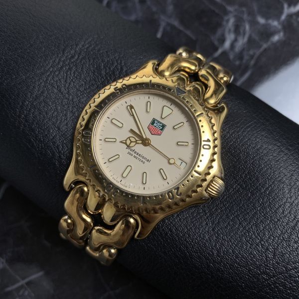 美品 タグホイヤー 希少 全ゴールド S94.006K プロフェッショナル 200M デイト ダイバーズ ウォッチ 腕時計 メンズ レディース *452