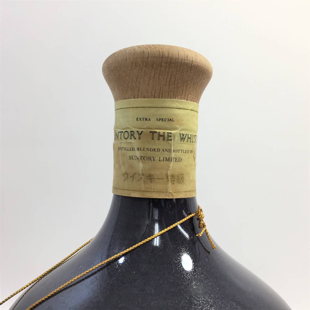 飲料・酒 A*n様 Suntory THE WHISKY 陶器ボトル 木箱付き