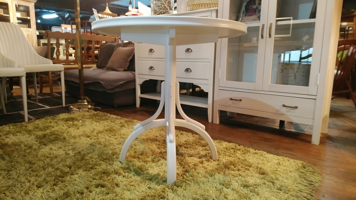 IDC大塚家具 秋田木工 ラウンド カフェテーブル ダイニングテーブル 曲