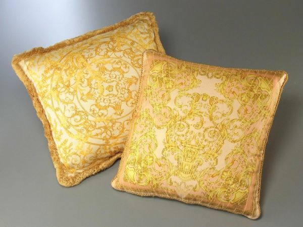 Y6909【2点セット】イタリア製*ヴェルサーチ ホーム/VERSACE HOME*メデューサ*グレカ模様*アラベスク柄*シルク/コットン*クッション/カバー