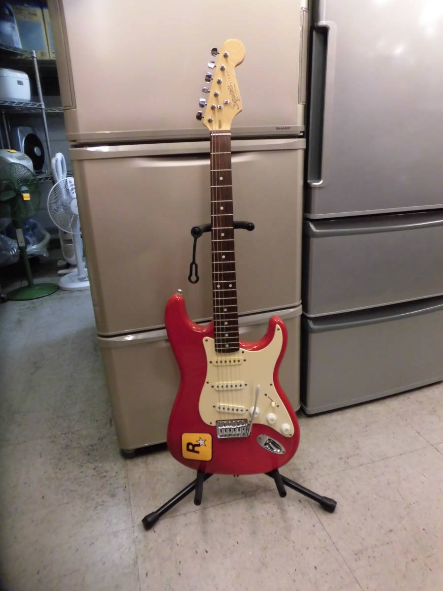 超激得，低価 FENDER / Squier エレキギター STRAT MODEL 赤色 ソフトケースつき(フェンダー)｜売買されたオークション情報、yahooの商品情報をアーカイブ公開 - オークファン 本体