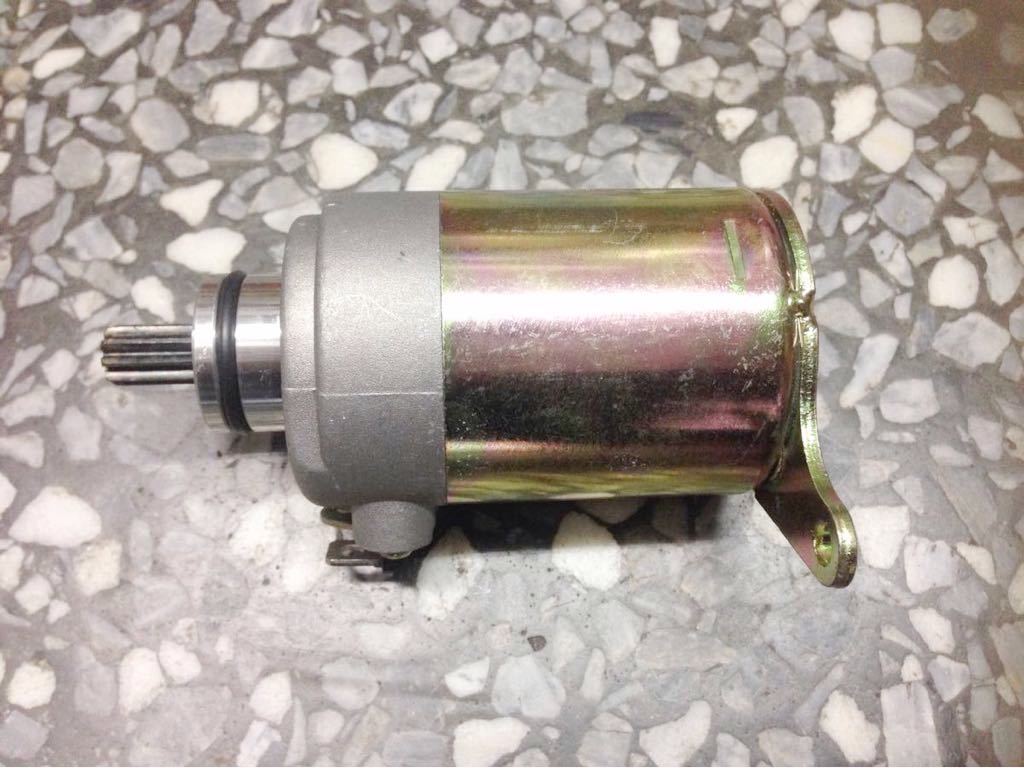 エンブレム マグネトカバー 68233-49500 スズキ | SUZUKI スズキ純正 1
