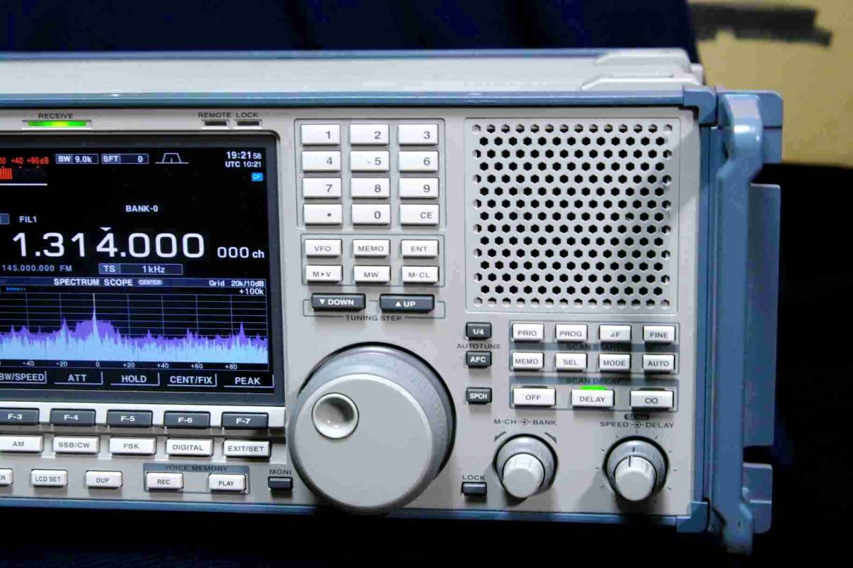 IC-R9500 - Icom ICOM Receiver Professional Communications RigPix