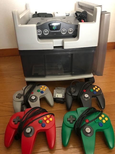 【送料無料，大人気】 任天堂64本体 /コントローラー４個/ ソフト17本/ラック付き&rdquo; &rdquo;(本体、アクセサリー)｜売買されたオークション情報、yahooの商品情報をアーカイブ公開 - オークファン 本体、アクセサリー