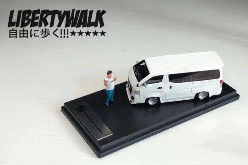 1/64 LB WORKS ニッサン　キャラバン　ホワイト(車のみ)