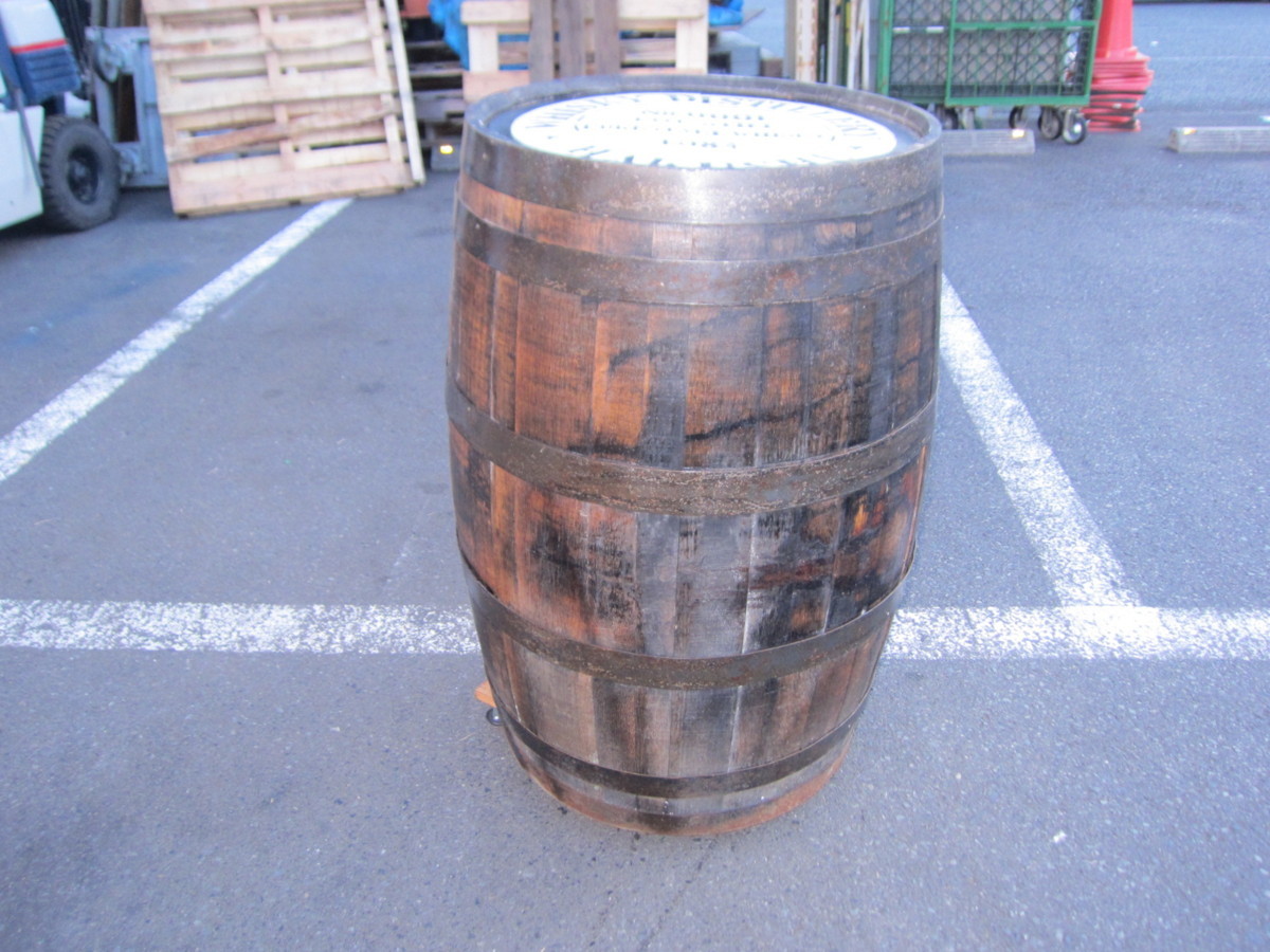 中古品】ウイスキー樽② 加工塗装樽 酒樽 BAR 什器台 カウンター
