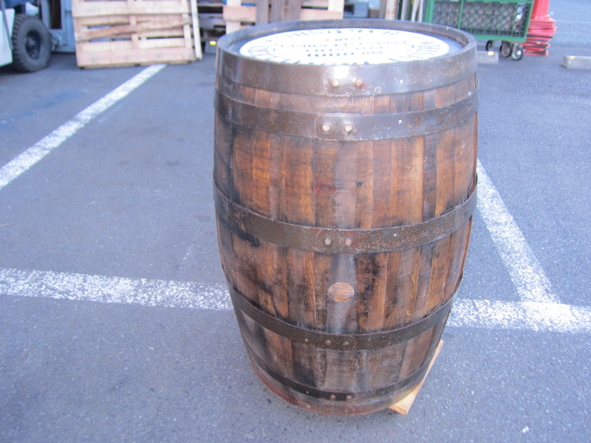 中古品】ウイスキー樽② 加工塗装樽 酒樽 BAR 什器台 カウンター