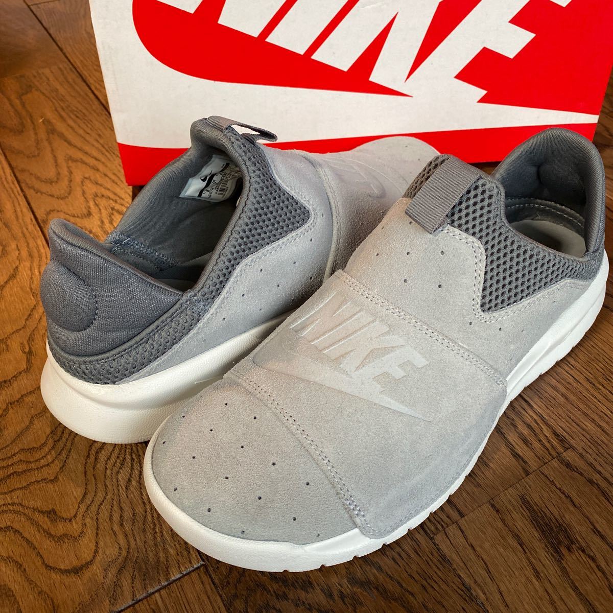 正規品，2026 ナイキ NIKE BENASSI SLP スニーカー 26cm 定価7500円+税 19-E(26.0cm)｜売買されたオークション情報、yahooの商品情報をアーカイブ公開 - オークファン 26.0cm
