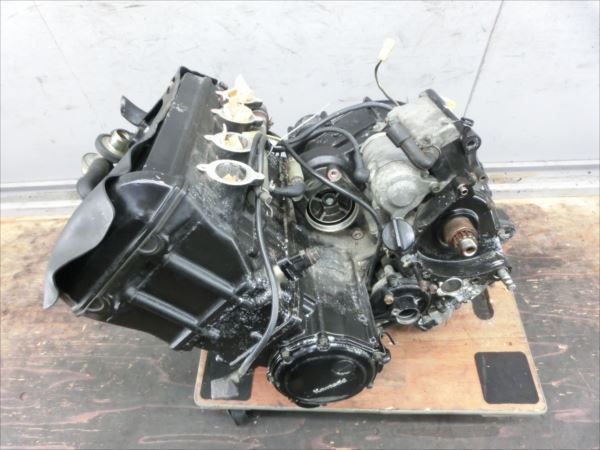 同梱不可】 G6-1122 カワサキ ZX-11 2型 エンジン ASSY クランキング