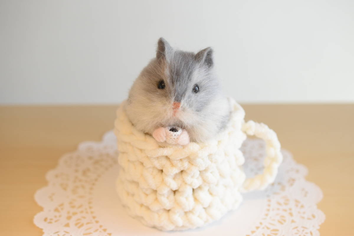 Hamsterbucks Coffee Sweet Cocoa ハンドメイド 羊毛フェルト ジャンガリアンハムスター ブルーサファイア コーヒー フェイクフード 羊毛フェルト 売買されたオークション情報 Yahooの商品情報をアーカイブ公開 オークファン Aucfan Com