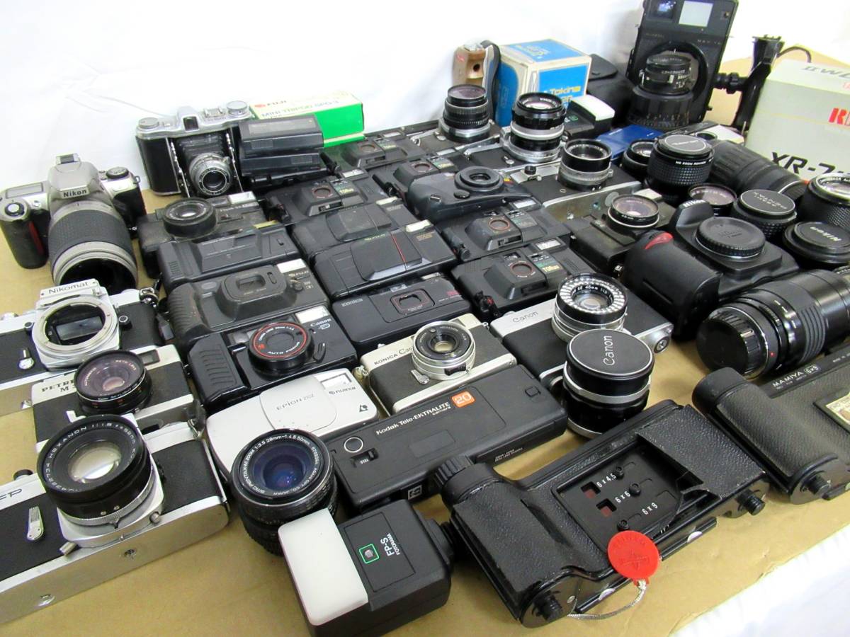 NikomatとOlympus フィルムカメラセットまとめ売り NikomatとOlympus