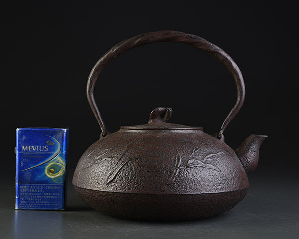 鉄瓶 茶道具 茶器 急須 湯沸 岩肌 幽光君子 龍文堂 KF0319 | 銀象嵌