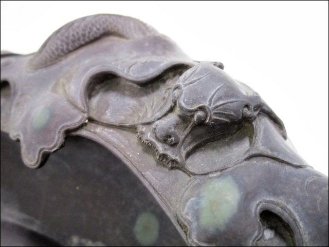 ☆硯　中国古玩　端渓硯　裏に銘有　花に飛鶴図　重さ5,6㎏☆ 16 04-246352-28 [S] 硯 端渓 龍雲 高さ 約9cm 大きさ 約21×27cm 重さ