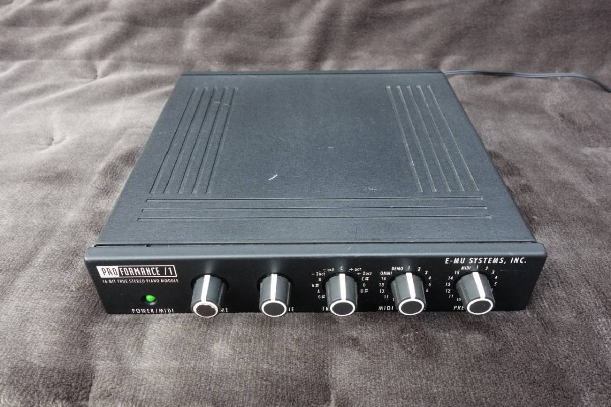 E-MU PROFORMANCE 1 ハーフラックピアノ音源モジュール 中古品 音源