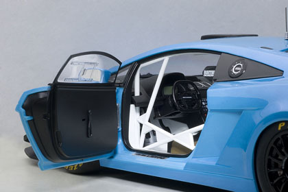 オートアート 1/18 ランボルギーニ ガヤルド GT3 FL2 2013 (ブルー)