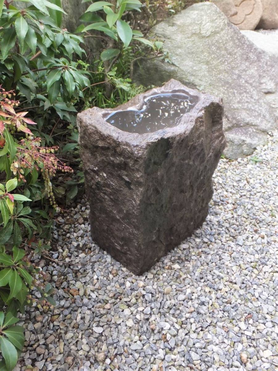 古民具造園資材睡蓮鉢美術坪庭テラスベランダ【自然石水鉢・蹲・向鉢