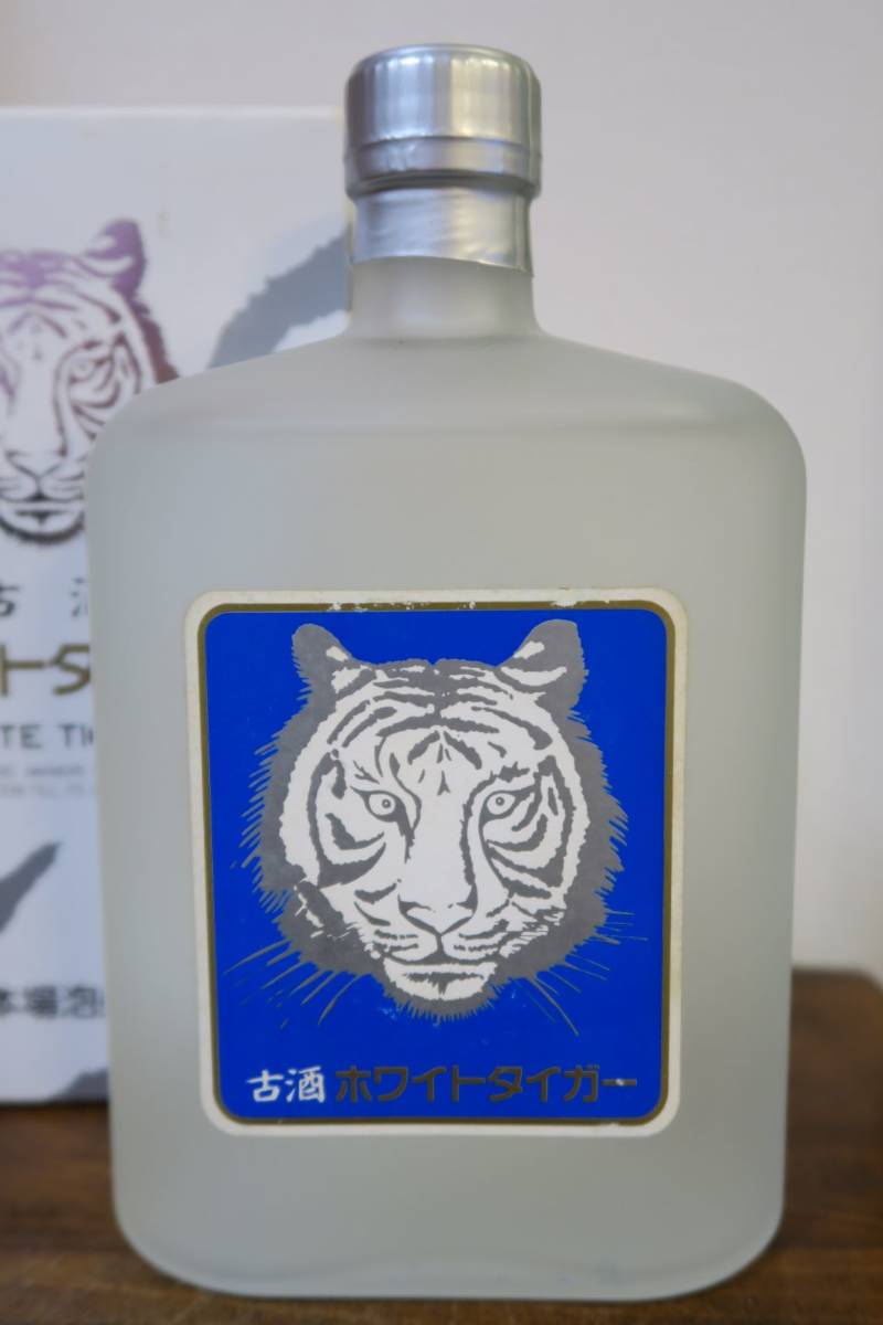 ホワイトタイガー 琉球 | 40度 本場泡盛 エアポートトレーディング株式