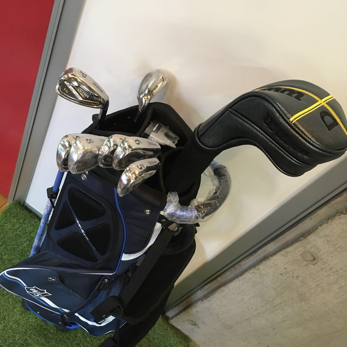 【人気定番，正規品】 E m1461 wilsonstaff ウィルソンスタッフ ultra ウルトラ ゴルフセット キャディバッグ クラブ フード付き 展示品(セット)｜売買されたオークション情報、yahooの商品情報をアーカイブ公開 - オーク 男性右きき用