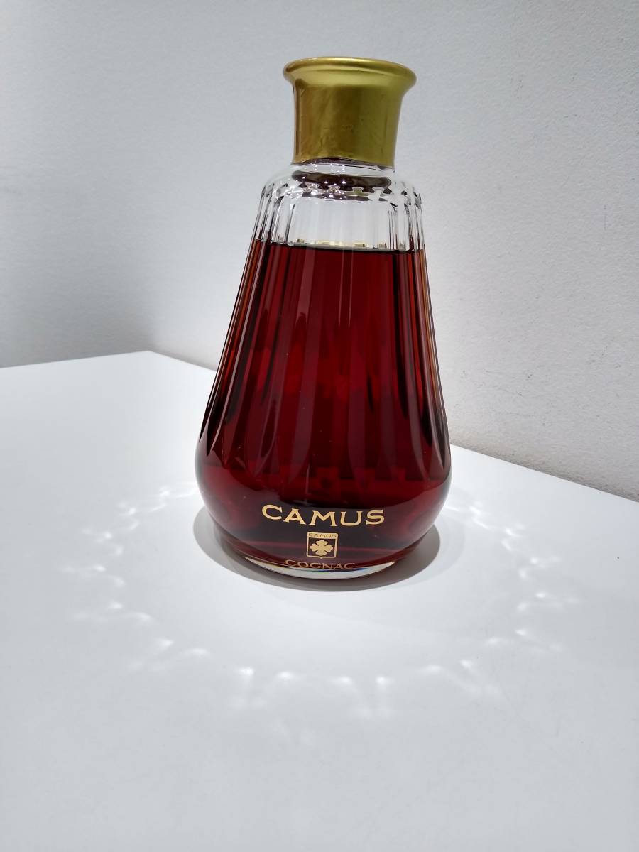 赤字超特価，大得価 カミュ コニャック カラフェ バカラ 700ml 40% アルコール 未開栓(カミュ)｜売買されたオークション情報、yahooの商品情報をアーカイブ公開 - オークファン コニャック