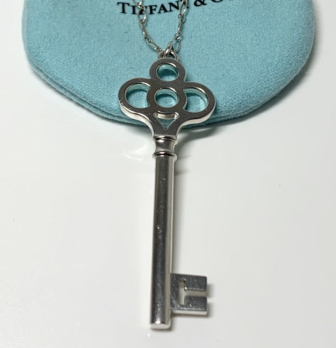 ティファニー ラージオーバルキー ロングオーバルチェーンネックレス