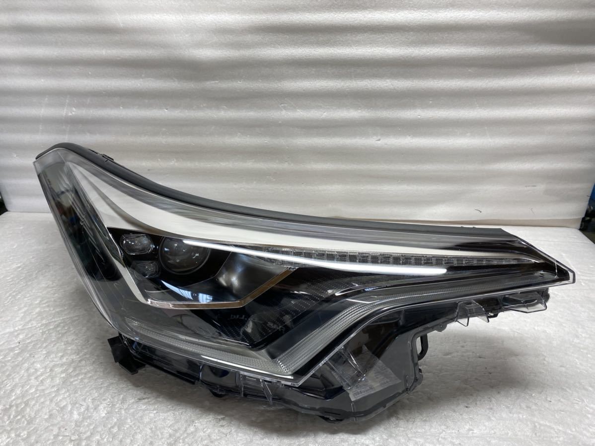 C-HR ZYX10 NGX50 純正 LED ヘッドライト 右 KOITO 10-101 A14 自動車