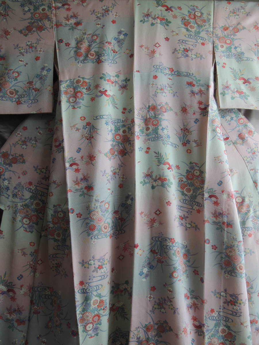 【正絹・宝・四季花・パステル調桜色暈し】丈159・未使用・美品 未使用 大島紬 正絹 身丈152cm 裄丈64cm 美