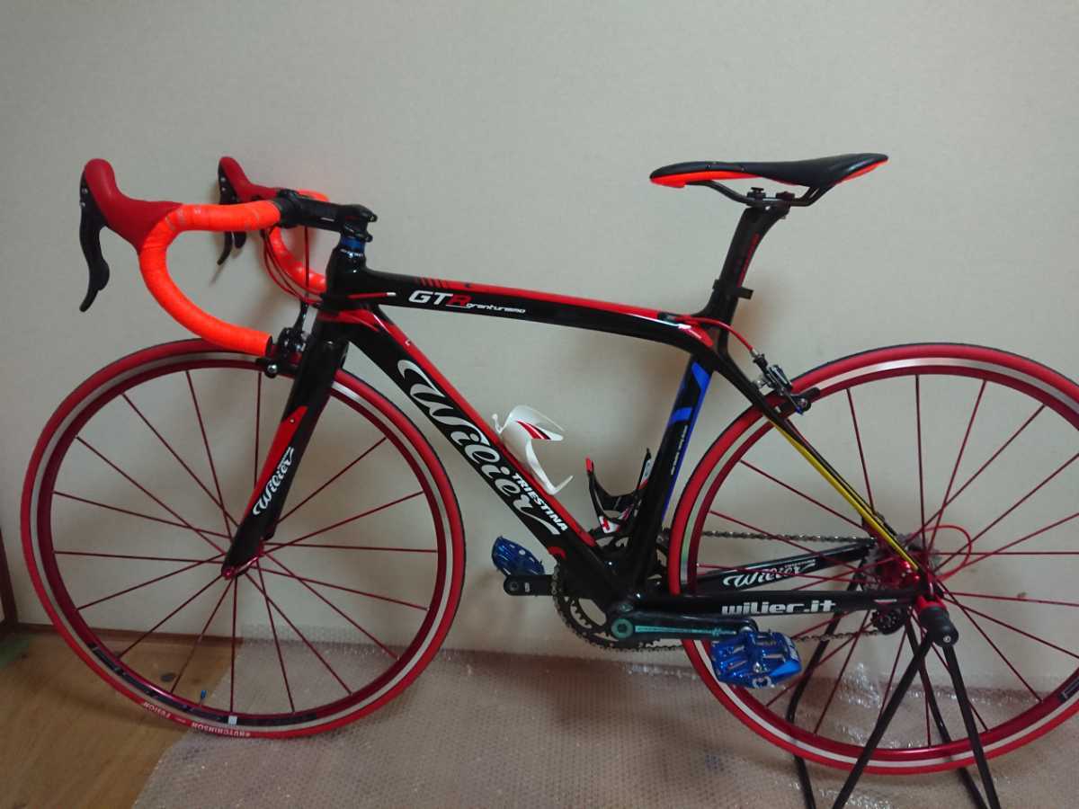 ウィリエール グランツーリズモR 2013コロンビアカラー_2