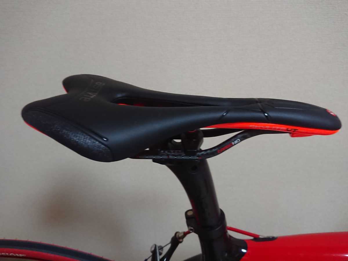 ウィリエール グランツーリズモR 2013コロンビアカラー_6