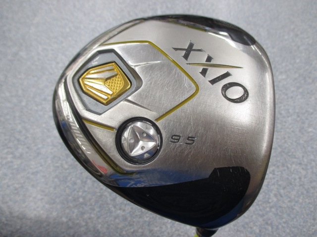 ゼクシオエイト ドライバー カラーカスタム 9.5度 ツアーAD MT5 (R1) リシャフト中古品