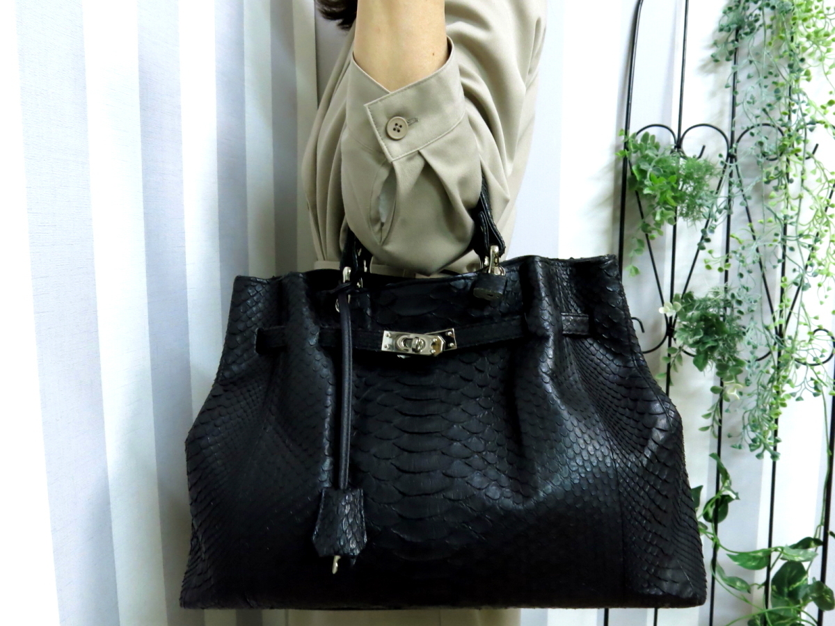 ○未使用 展示品○SUN REMY サンレミ―○パイソン 本 ヘビ 革○ハンド 