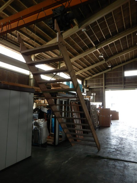 衝立　送料込み￼ 042702木製大型階段屋内用 中二階ステップガレージ倉庫車庫に 直
