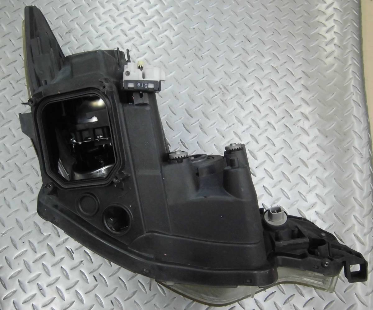 TOYOTA エスティマ 右ヘッドライト KOITO28-192 KOITO 28-192