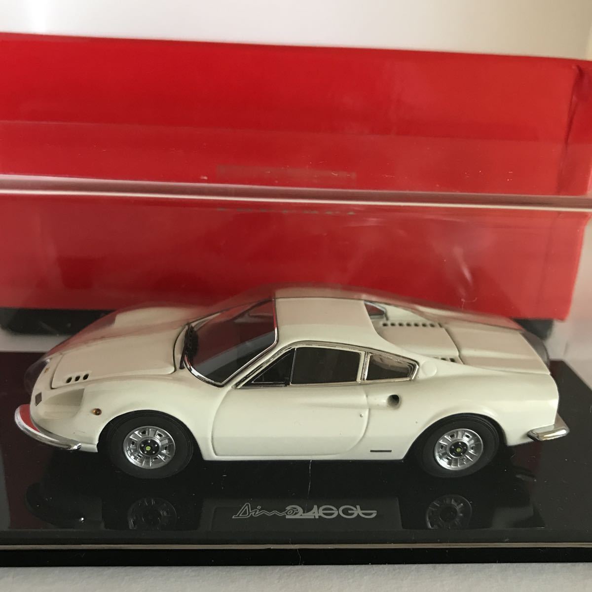 京商 1⁄43 フェラーリ ディーノ 246gt 白 05081W Dino - メルカリ | 0