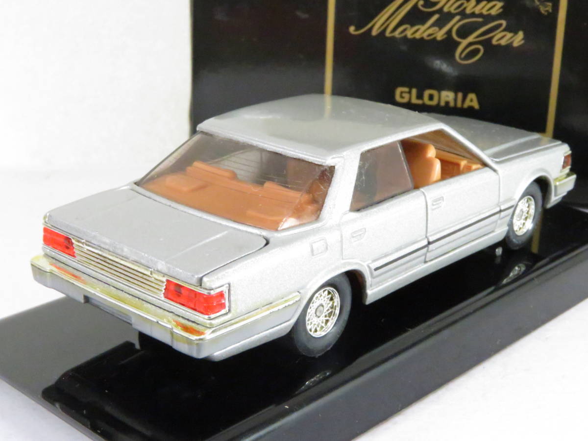 トミカダンディ Nissan Gloria 最高級車グロリアv型6気筒3000ccターボ発売記念 箱付 1 43 日本製 Tomica Dandy イハレ トミカ 売買されたオークション情報 Yahooの商品情報をアーカイブ公開 オークファン Aucfan Com