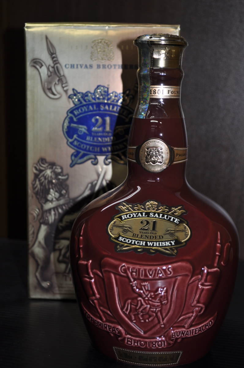 ★ロイヤルサルート　ROYAL SALUTE21年 40％ 700ml 赤陶器　箱付き