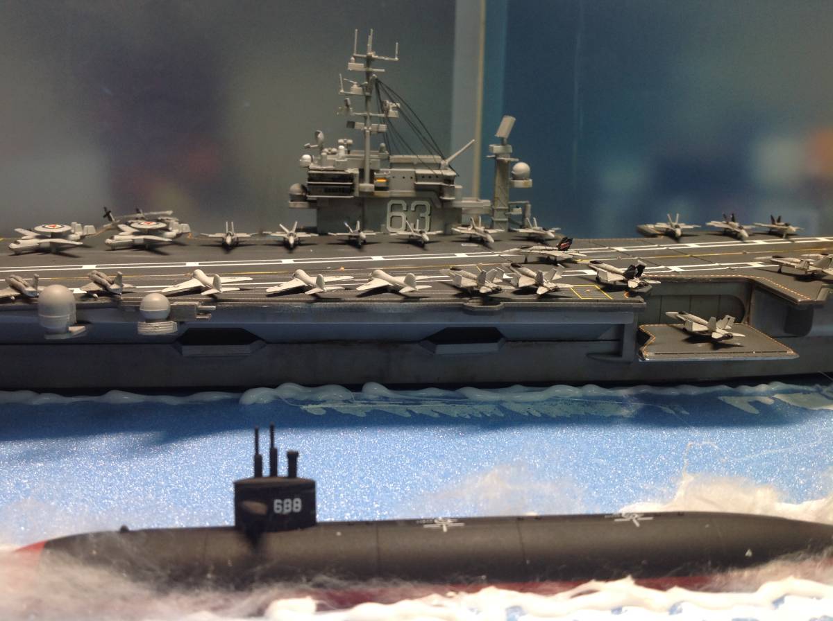空母　キティホーク　1/700　プラモデル　ジオラマ アメリカ第7艦隊空母キティホーク。1/700電飾付きジオラマ仕立て - 1