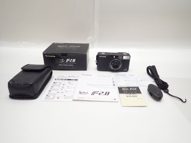 良品】 FUJIFILM Silvi F2.8 35mm コンパクトカメラ 富士フィルム