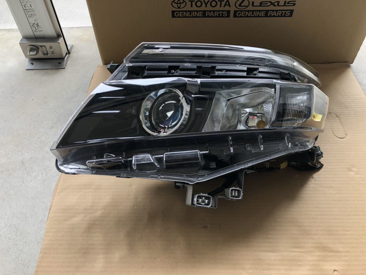 ★トヨタ純正★新型ヴォクシー90系◆左ヘッドランプ中古美品！AHS付◆三眼 中古品 トヨタVOXY左ヘッドランプ ユニットASSY LH 良品 ヴォクシー 90