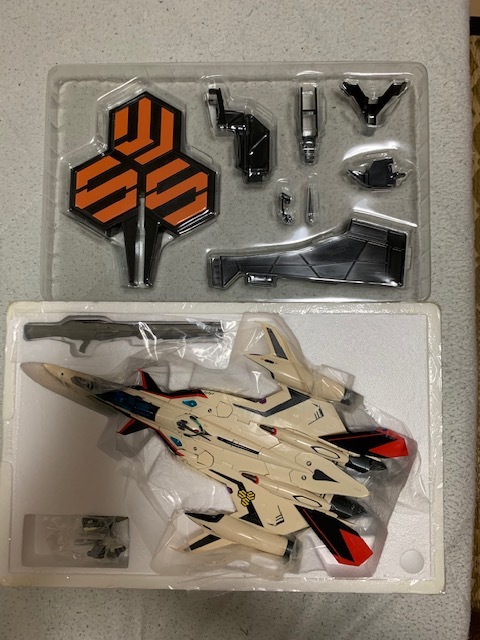 DX超合金/YF-29 デュランダルバルキリー（イサム機）＆スーパーパーツ