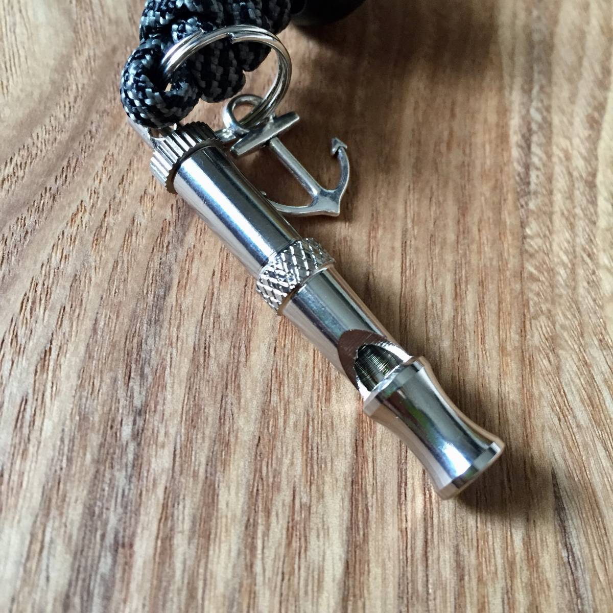 Beams ビームス購入 アンカーチャーム付き犬笛ネックレス アジャスター アクセサリー パラコード ゴールトン ホイッスル Dogwhistle ペット用品 売買されたオークション情報 Yahooの商品情報をアーカイブ公開 オークファン Aucfan Com