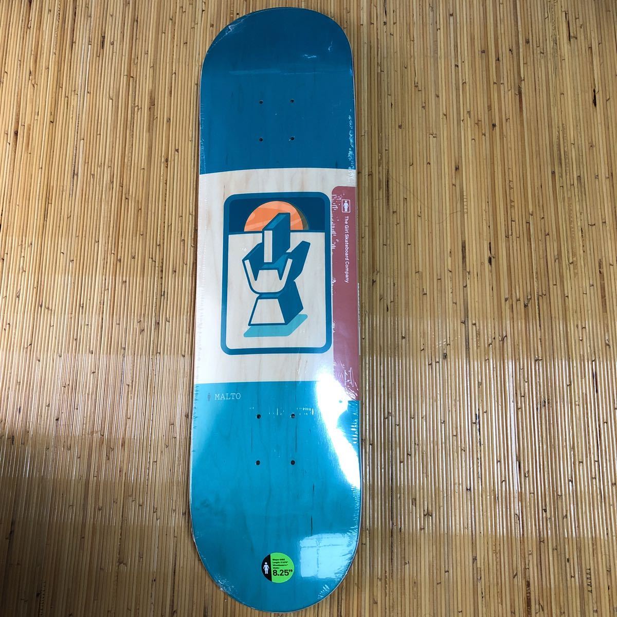 デッキ スケートボード スケボー Skateboard TIL メルカリ スケートボードデッキ　GIRL 8.25×31.875