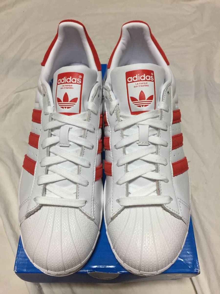 【離島の方も安心の送料無料！新品未使用本革使用のadidasスーパースター！】7998円即決出品！売切必至の27，5cm！靴底縫製圧着で剥がれ無！