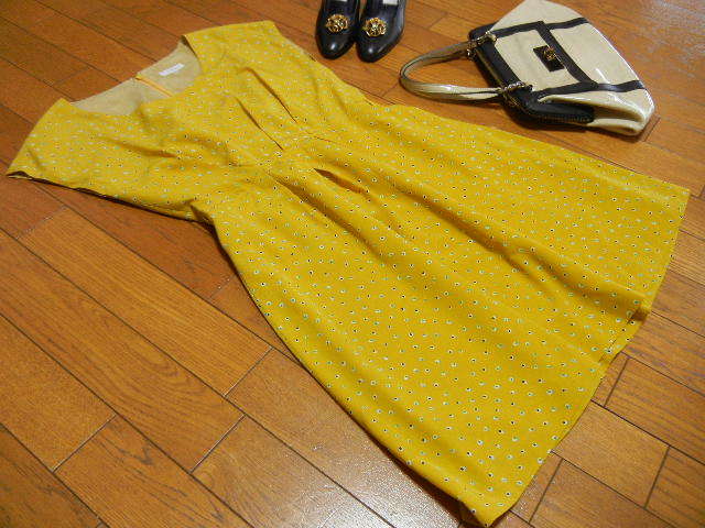 Fredy Repit フレディレピ ドット柄 タック ワンピース サイズ36 Nolley S ノーリーズ ワンピース 売買されたオークション情報 Yahooの商品情報をアーカイブ公開 オークファン Aucfan Com