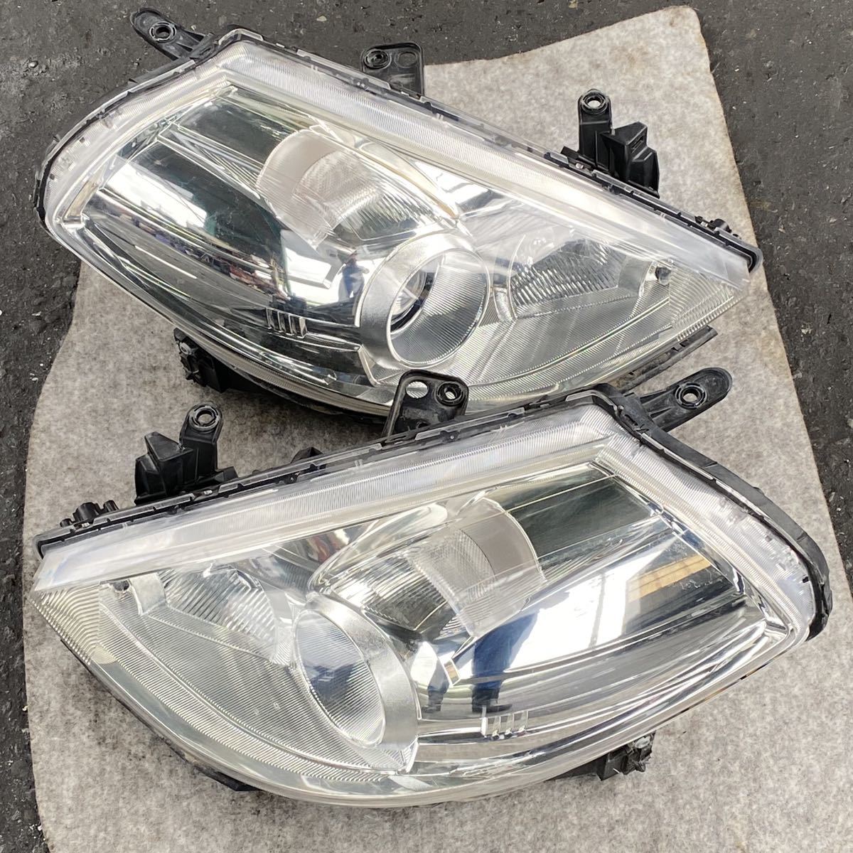 豊富な，2026 日産 ティーダ C11 後期 純正 ヘッドライト HID 左右