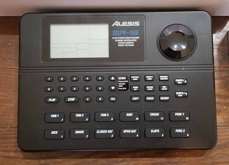 Alesis SR-16 Machine Drum SR16 | Classic 0 To - ALESIS recording