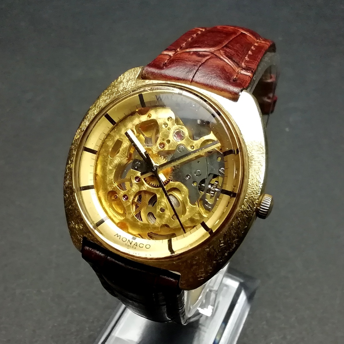 驚きの破格値，高品質 WALTHAM MONACO ウォルサム モナコ 17石 手巻き 両面スケルトン ゴールドカラー 革ベルト付き メンズ腕時計(ウォルサム)｜売買されたオークション情報、yahooの商品情報をアーカイブ公開 - オーク ウォルサム