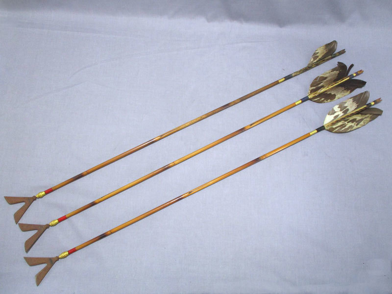 3313 武具 弓矢 雁股 鏃 3本 木製 矢立付/弓道 弓道具 竹弓 矢尻 時代武具(武具)｜売買されたオークション情報、yahooの商品 ...